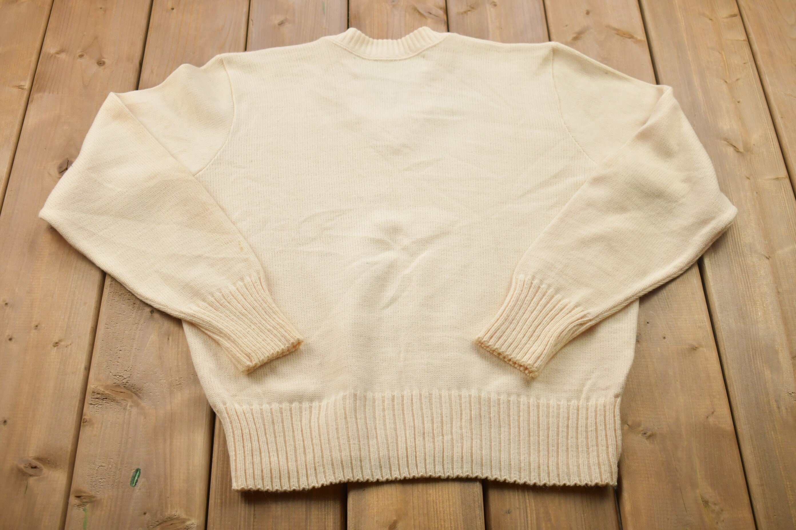 1980s Vintage V Neck Knitted Sweater / Vintage 90s Crewneck / Pattern Sweater / School Apparel / Outdoor / Hand Knit / Pullover 