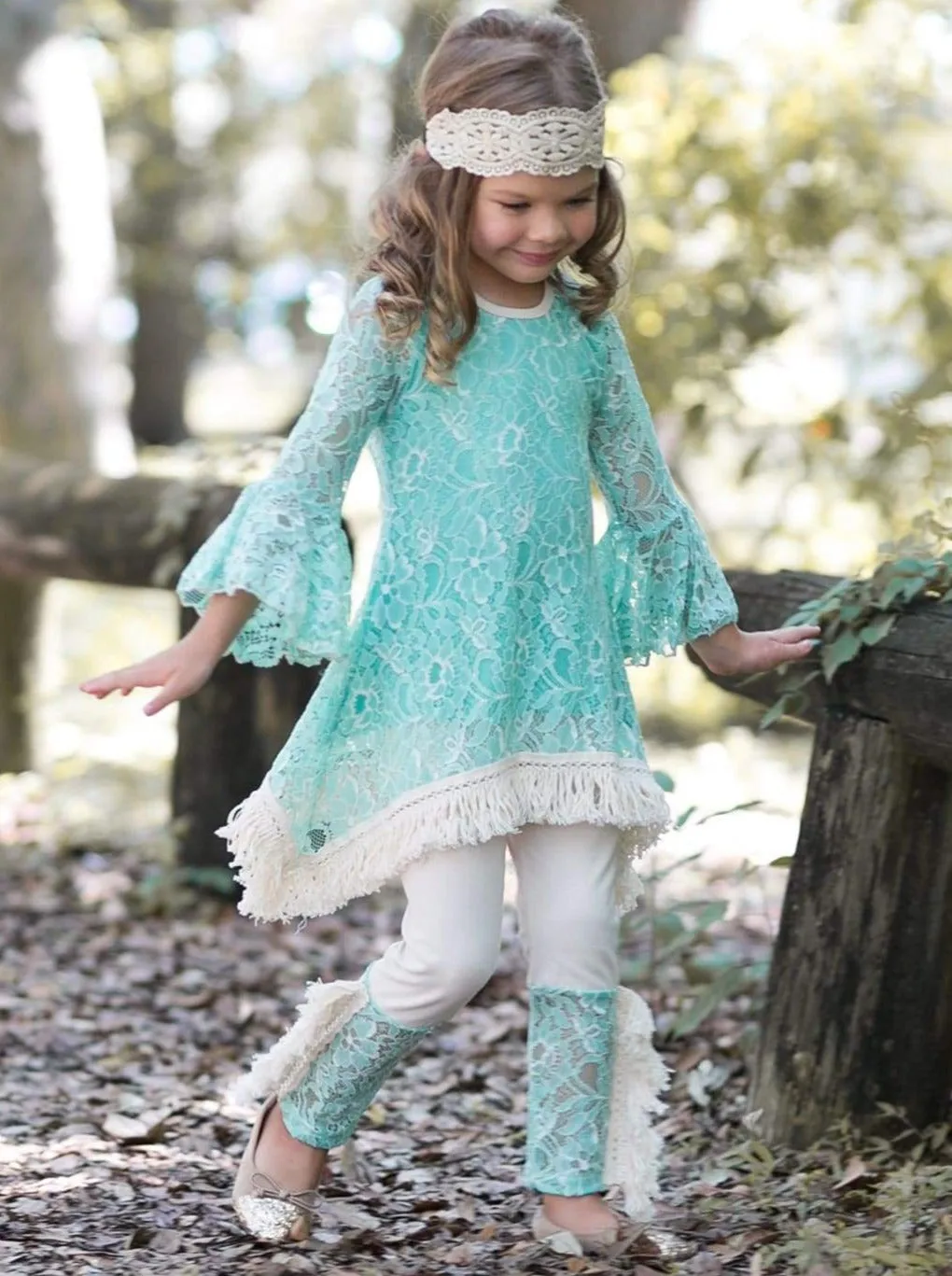 Girls Lace Bell Sleeve Crochet Hem Side Tail Tunic And Cuffed Legging Set