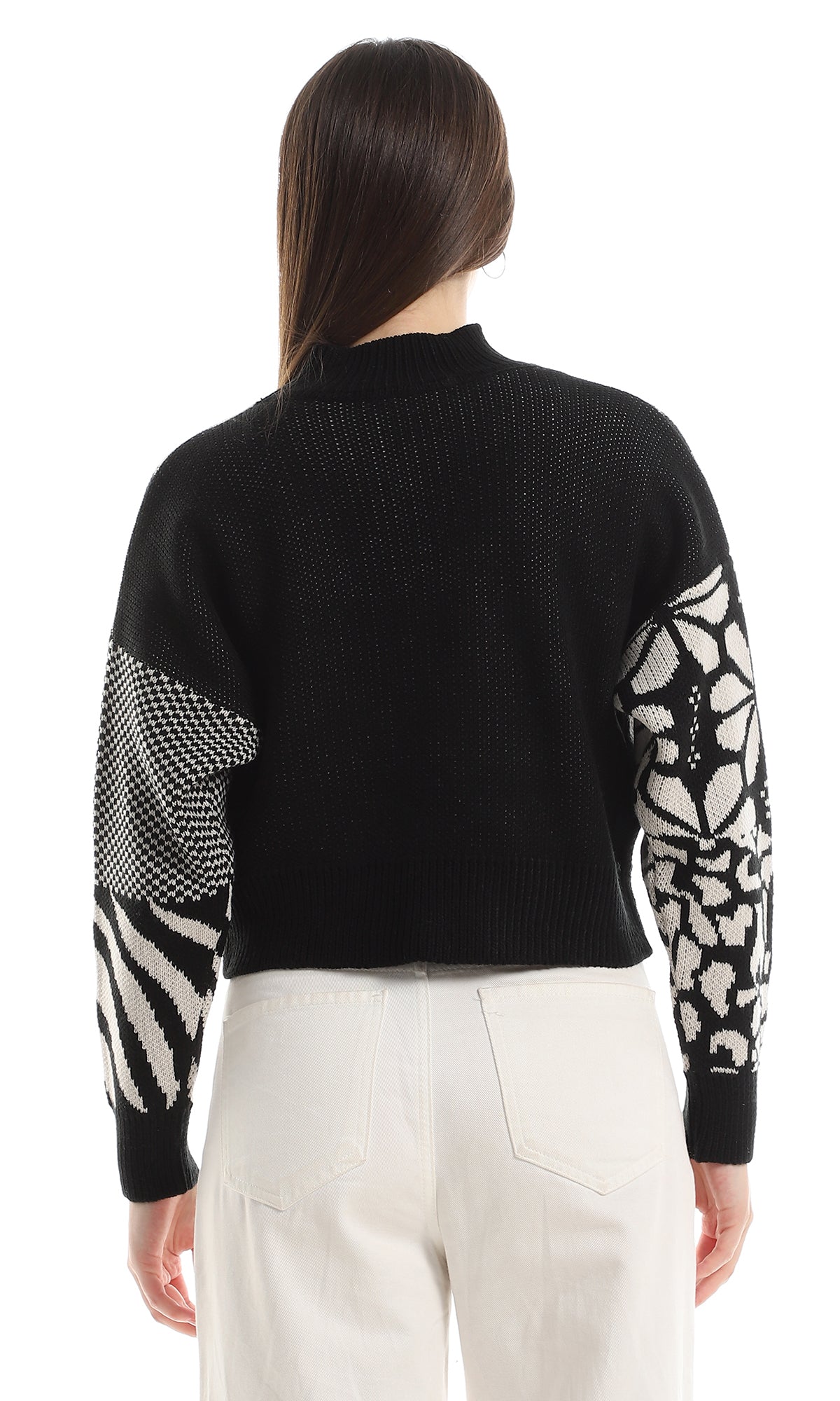 O157228 Knitted Mock Pullover With Multiple Patterns - Black & Off White