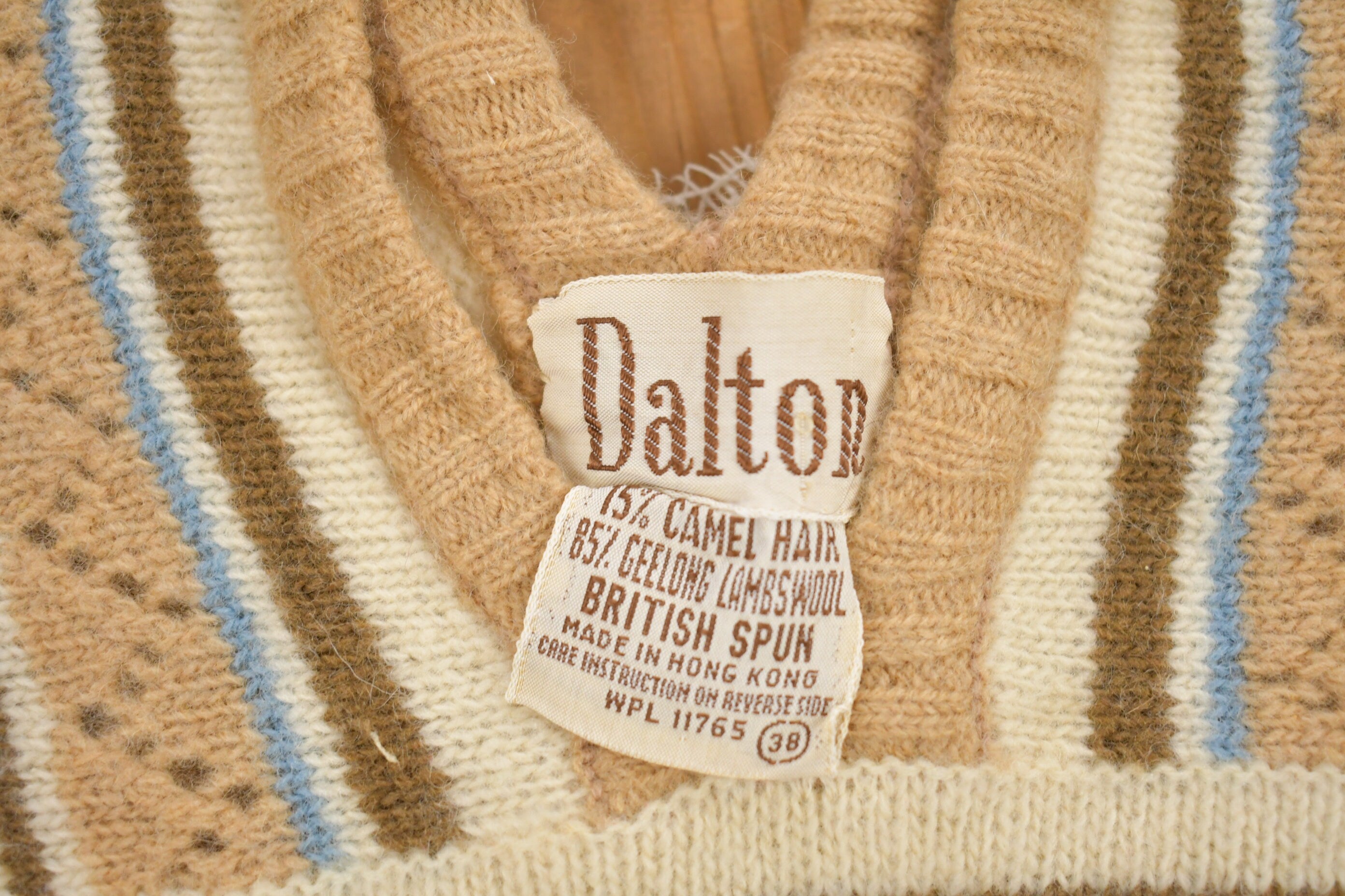 Vintage 1970s Dalton Short Sleeve Knitted Sweater / Vintage 80s Crewneck / Pattern Sweater / Made In Hong Kong / Pullover Sweats