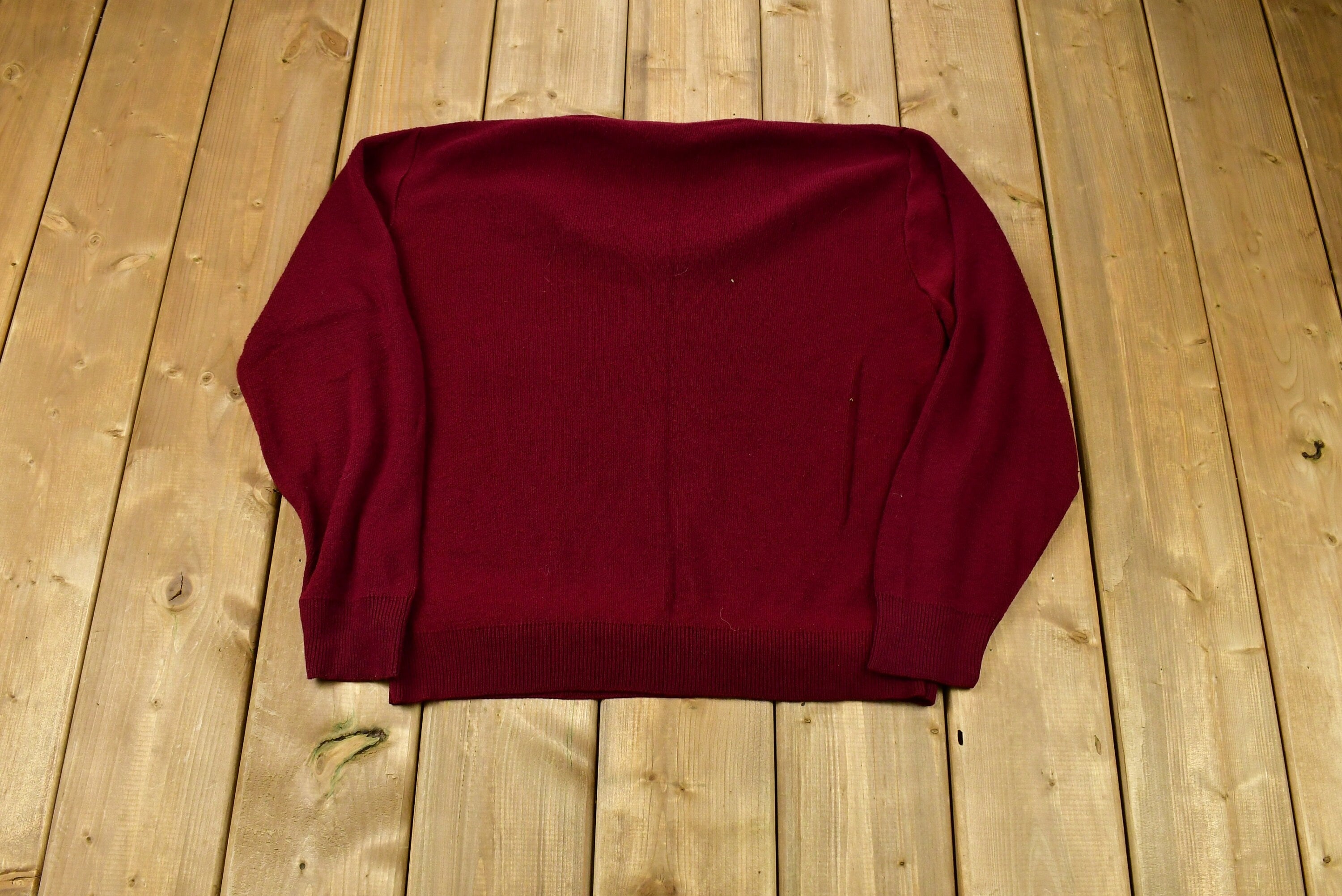 Vintage 1970s Robert Bruce Supreme Orlon Knitted V Neck Sweater / True Vintage / 1970s Sweater / Outdoor / Sweatshirt / Burgundy