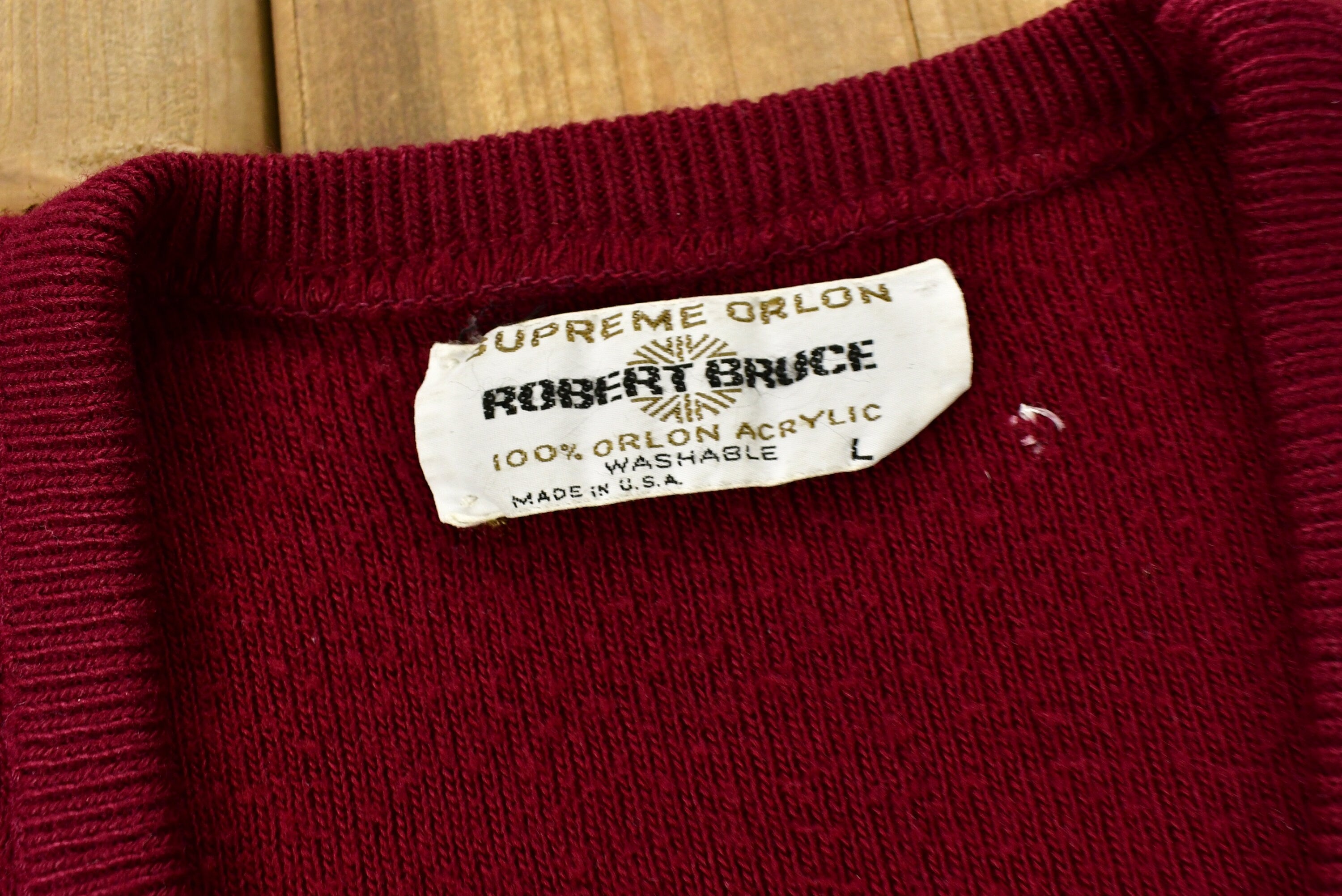 Vintage 1970s Robert Bruce Supreme Orlon Knitted V Neck Sweater / True Vintage / 1970s Sweater / Outdoor / Sweatshirt / Burgundy